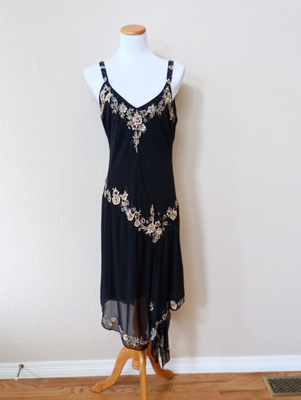 R&M Richards vintage 1990s black embroidered and embellished dress - Picture 5 of 10